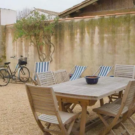 빌라 Charmante Maison De Village Avec Etage